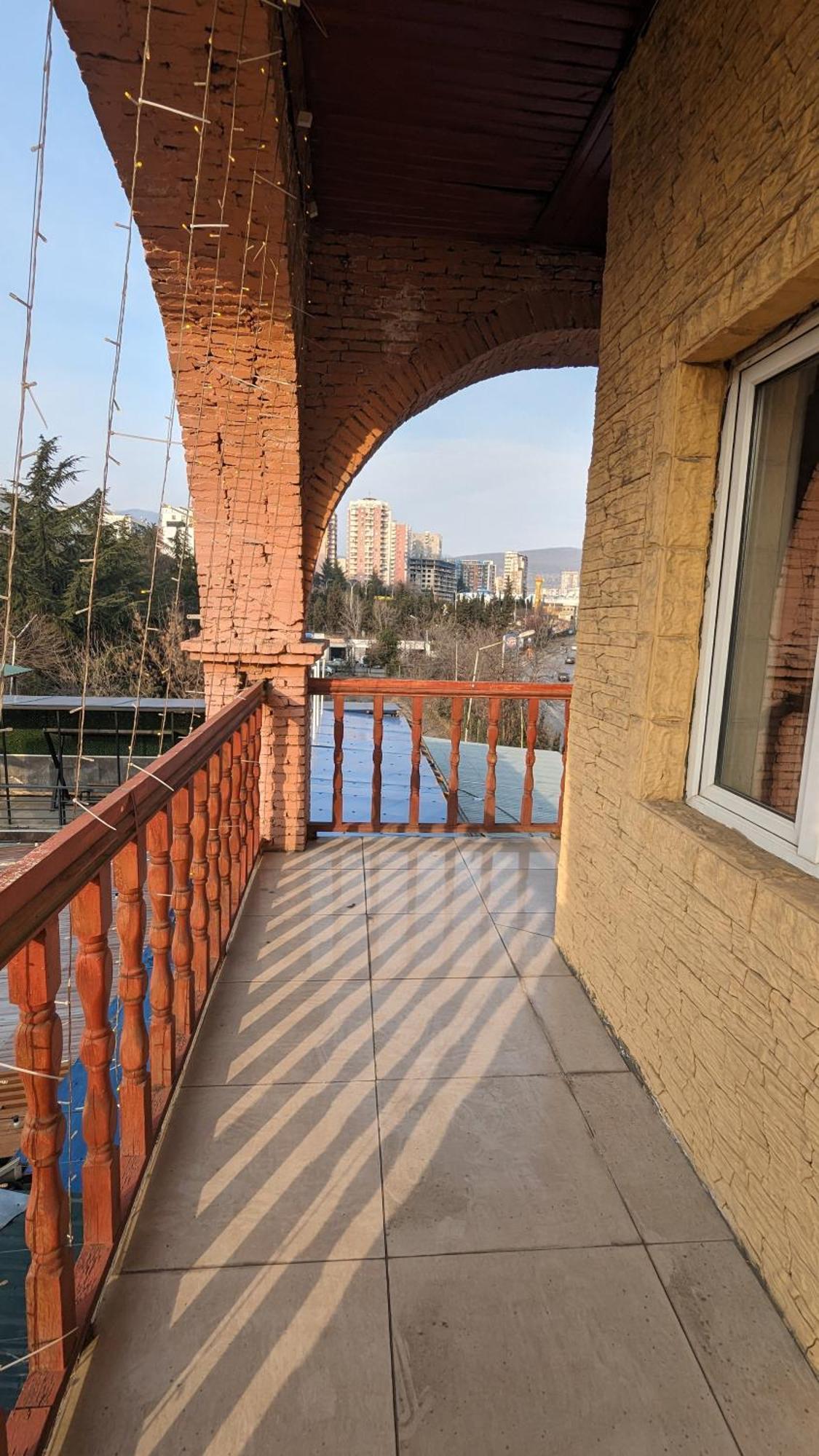 Dkd-Bridge Hotel Tbilisi Buitenkant foto