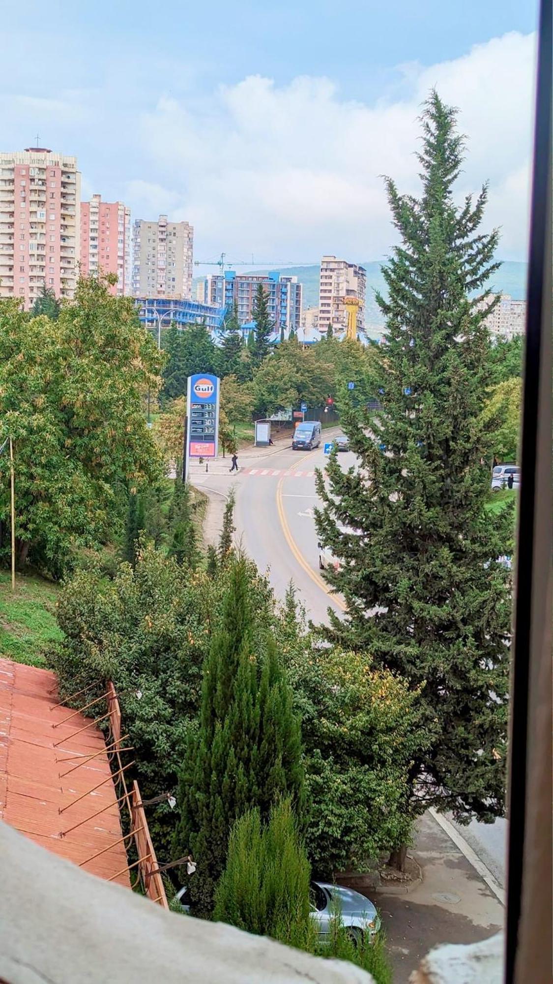 Dkd-Bridge Hotel Tbilisi Buitenkant foto