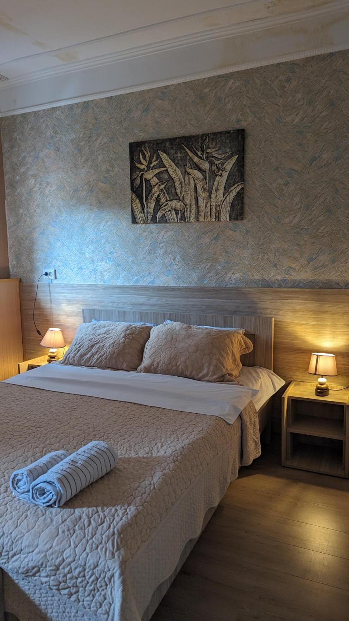 Dkd-Bridge Hotel Tbilisi Buitenkant foto