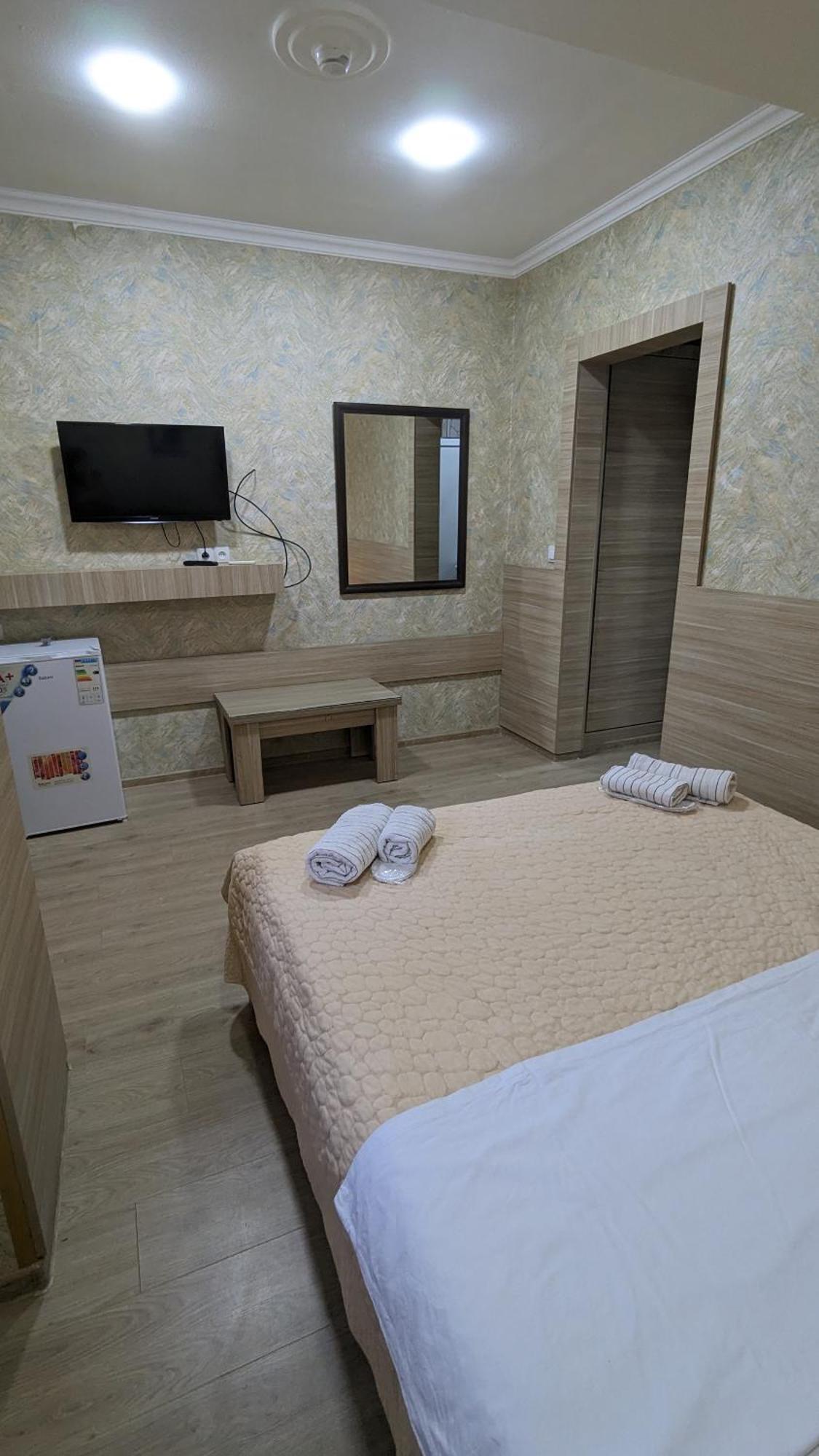 Dkd-Bridge Hotel Tbilisi Buitenkant foto