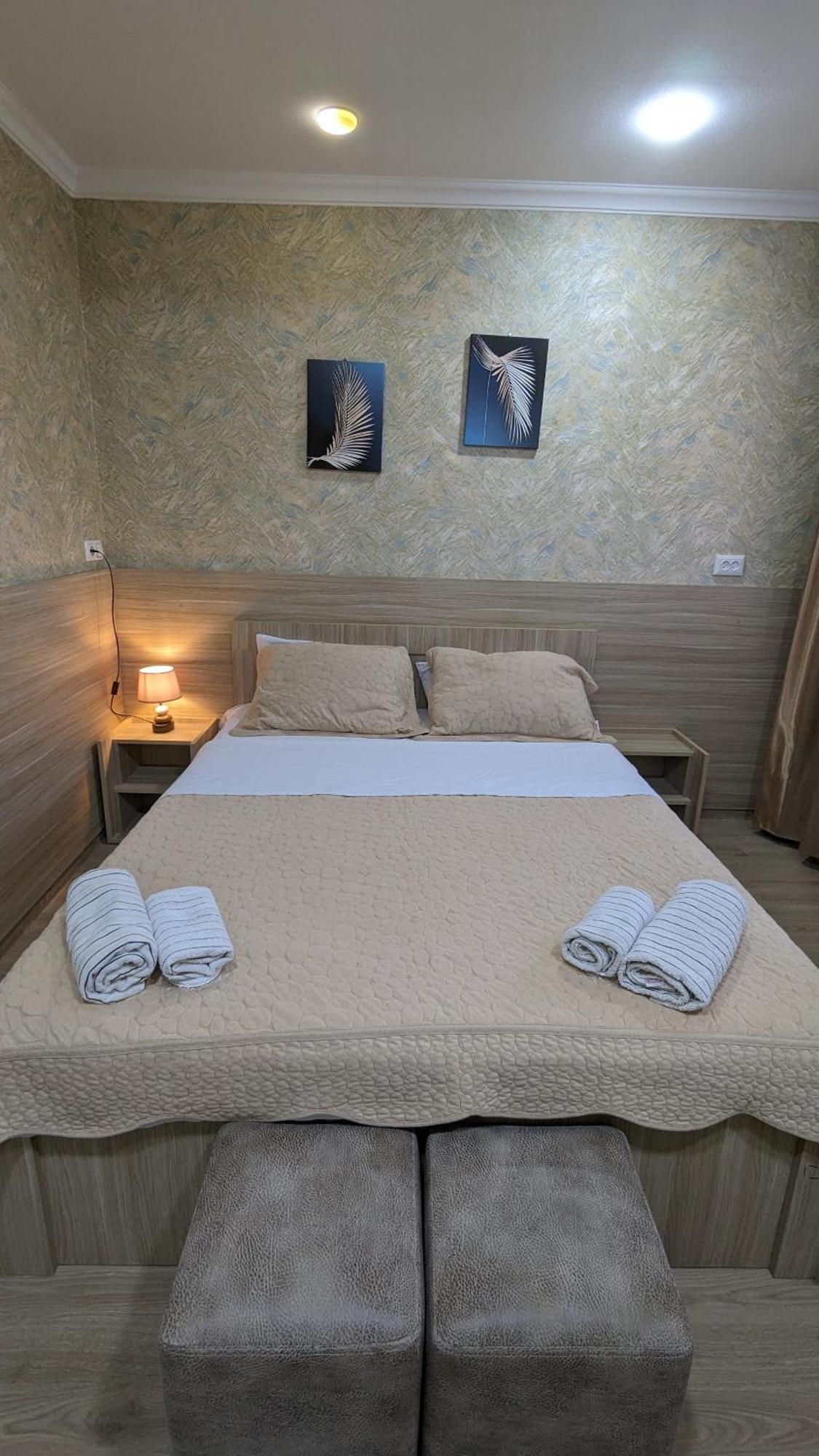 Dkd-Bridge Hotel Tbilisi Buitenkant foto
