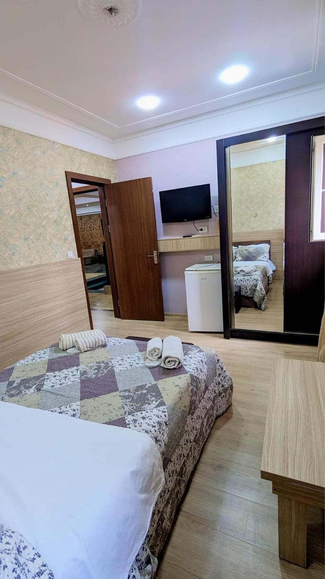 Dkd-Bridge Hotel Tbilisi Kamer foto