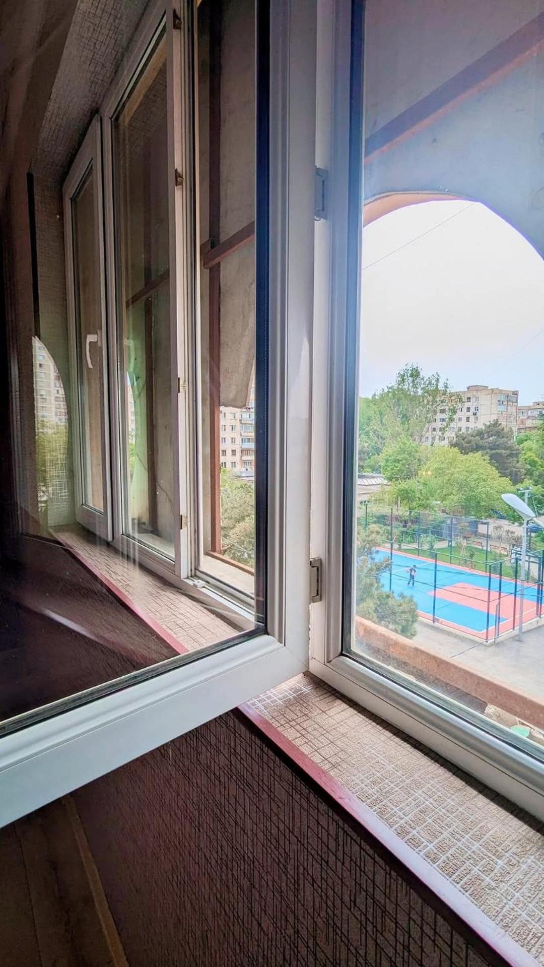 Dkd-Bridge Hotel Tbilisi Buitenkant foto