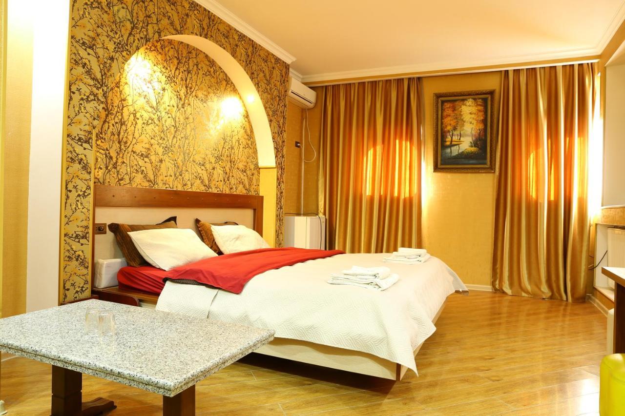 Dkd-Bridge Hotel Tbilisi Buitenkant foto
