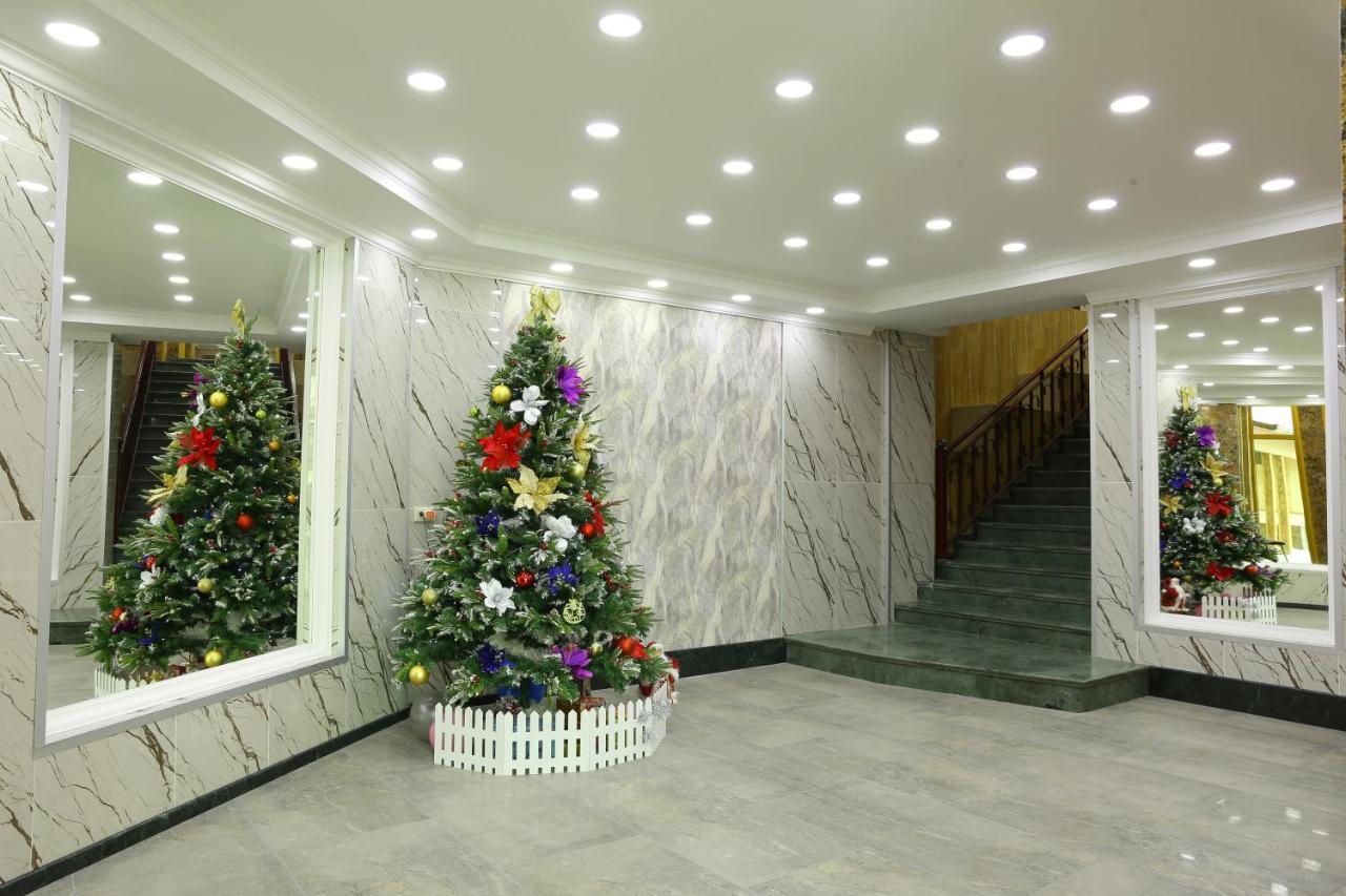 Dkd-Bridge Hotel Tbilisi Buitenkant foto